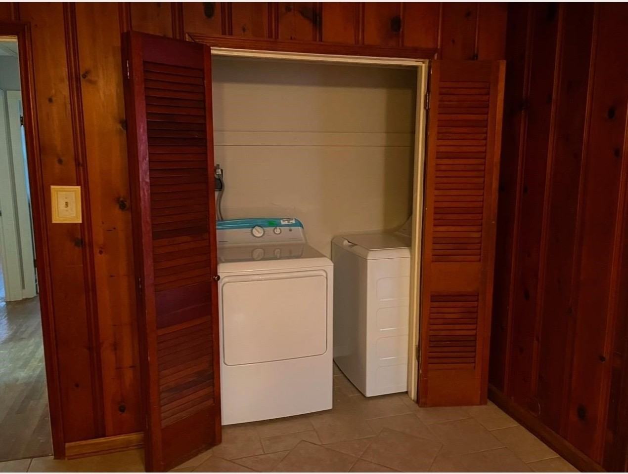 779 Indian Dr - Photo 7 of 11