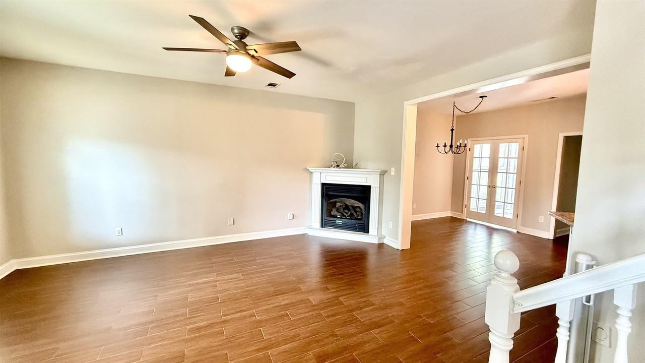 184 Marrakesh Cir - Photo 3 of 34