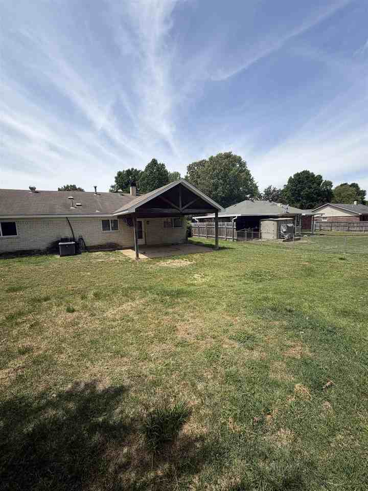 7016 Pam Dr - Photo 2 of 11