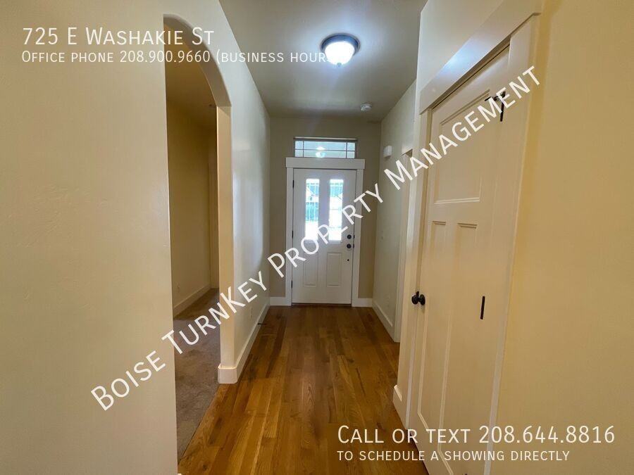 725 E Washakie St - Photo 4 of 42