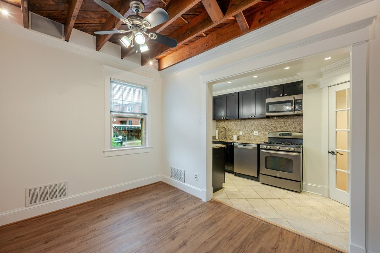 5042 8th St Ne - Photo 7 of 28