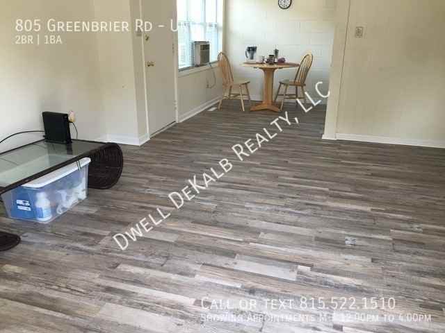 805 Greenbrier Rd #D - Photo 3 of 7