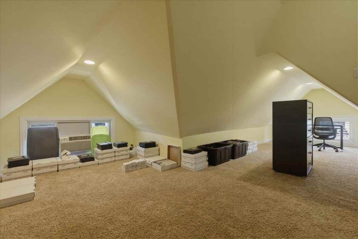 1828 W Berenice Ave - Photo 3 of 8