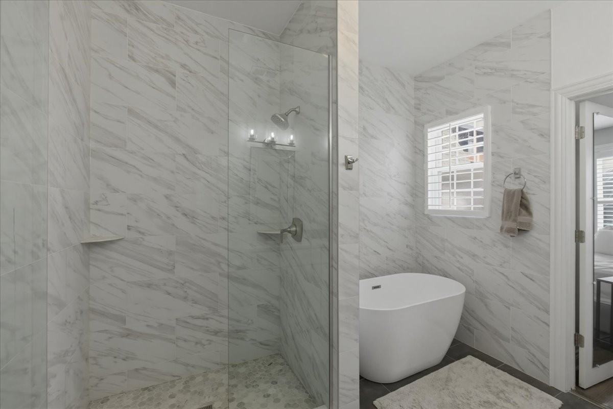 1828 W Berenice Ave - Photo 4 of 8