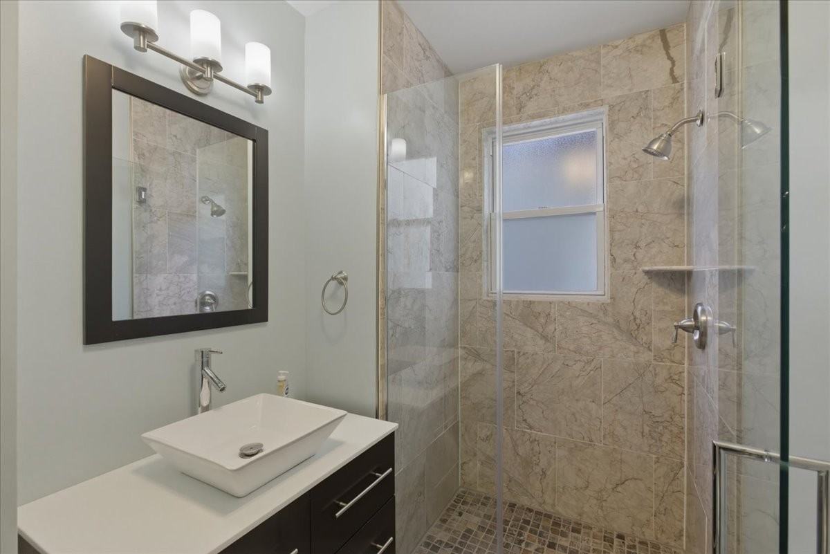 1828 W Berenice Ave - Photo 6 of 8