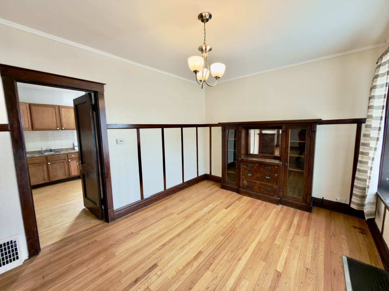 3239 W Cullom Ave #1 - Photo 2 of 8