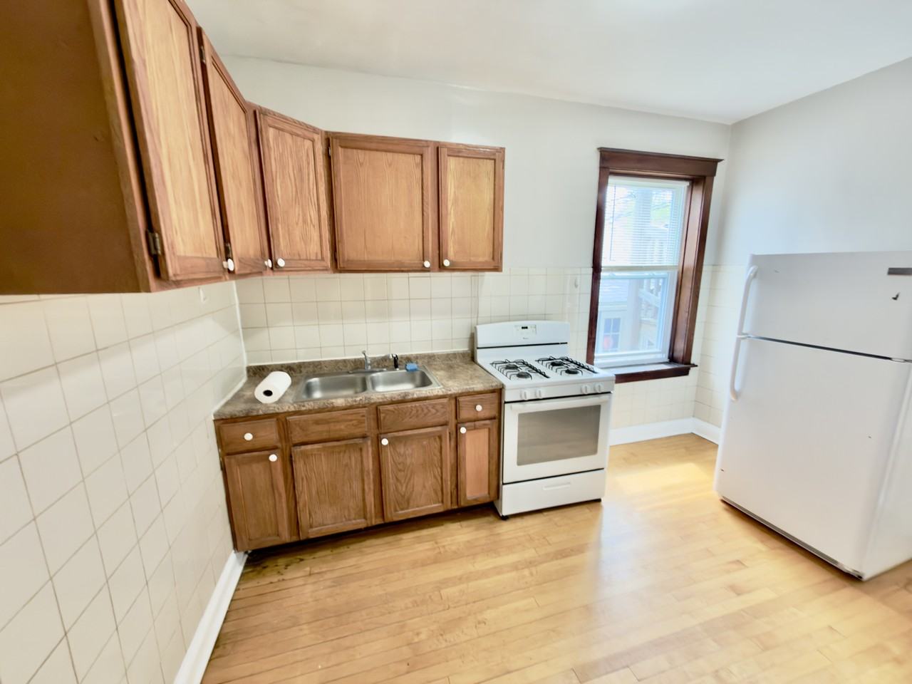 3239 W Cullom Ave #1 - Photo 3 of 8