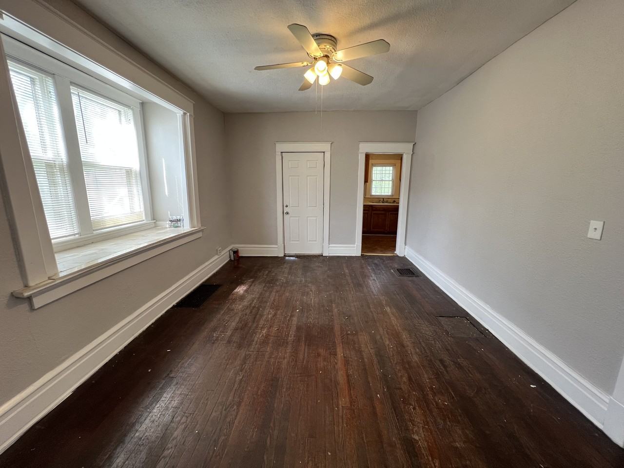 3850 E 62nd St #1 - Photo 6 of 17