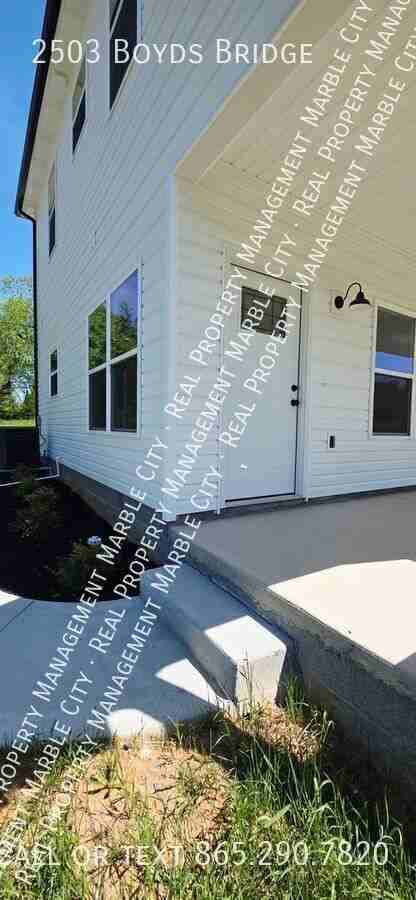 2503 Boyds Bridge Pike - Photo 2 of 12