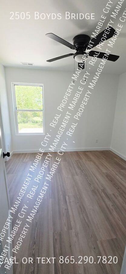 2505 Boyds Bridge Pike - Photo 5 of 17