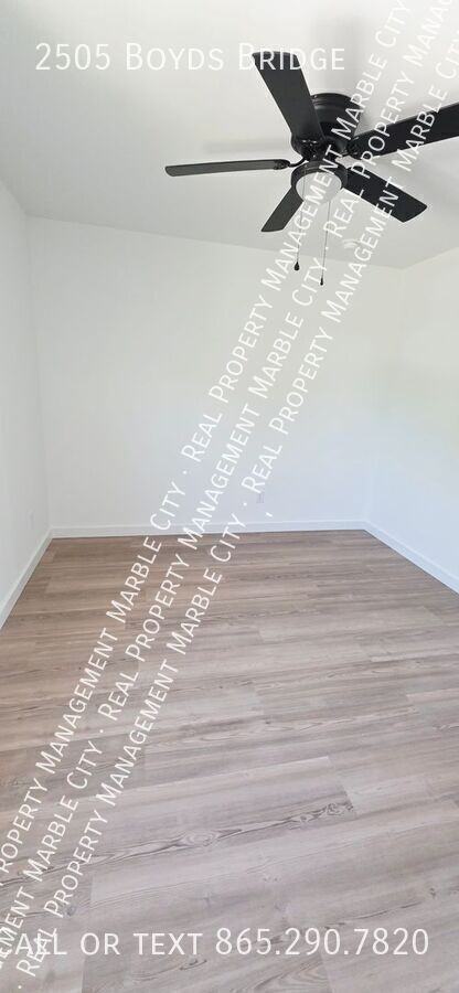 2505 Boyds Bridge Pike - Photo 6 of 17