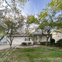 featured image of 415 Gardenia Ave