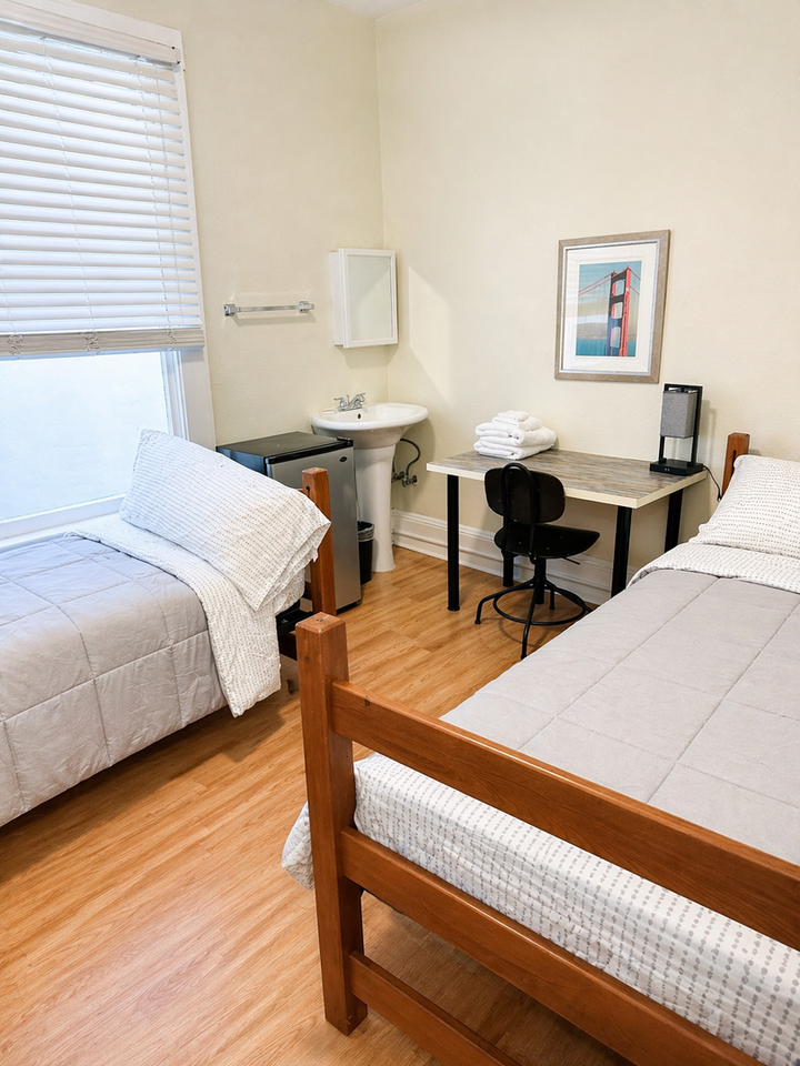 325 Sutter St - Photo 4 of 12