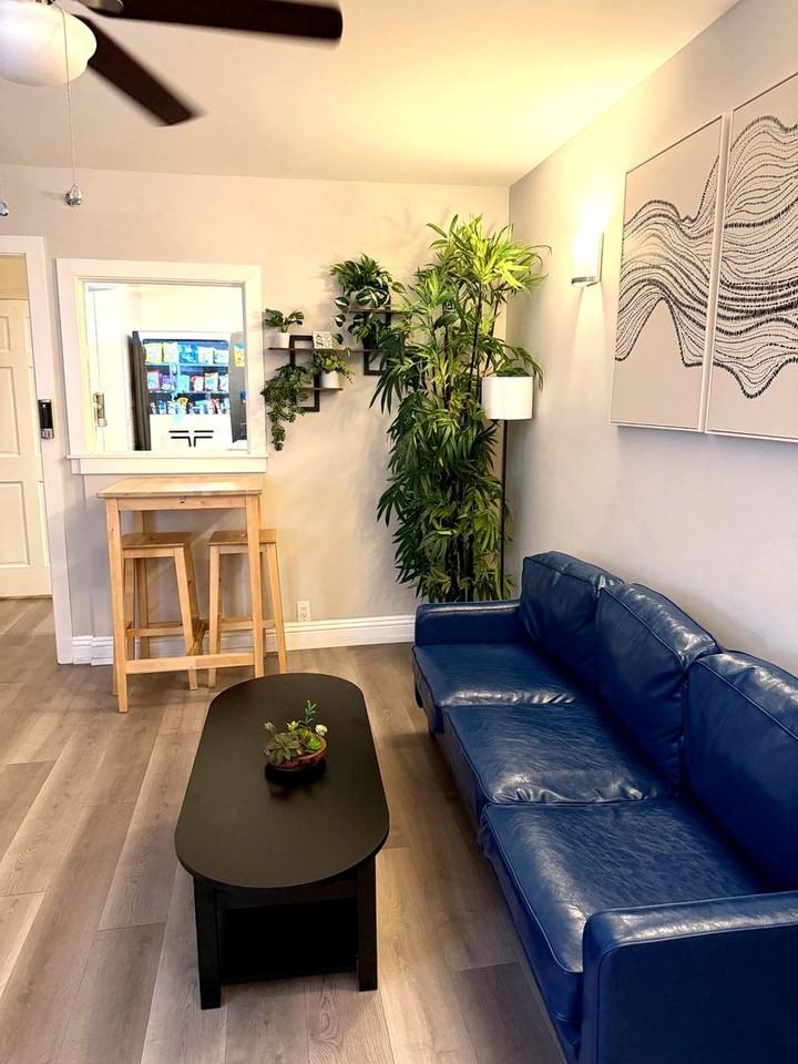 325 Sutter St - Photo 7 of 12