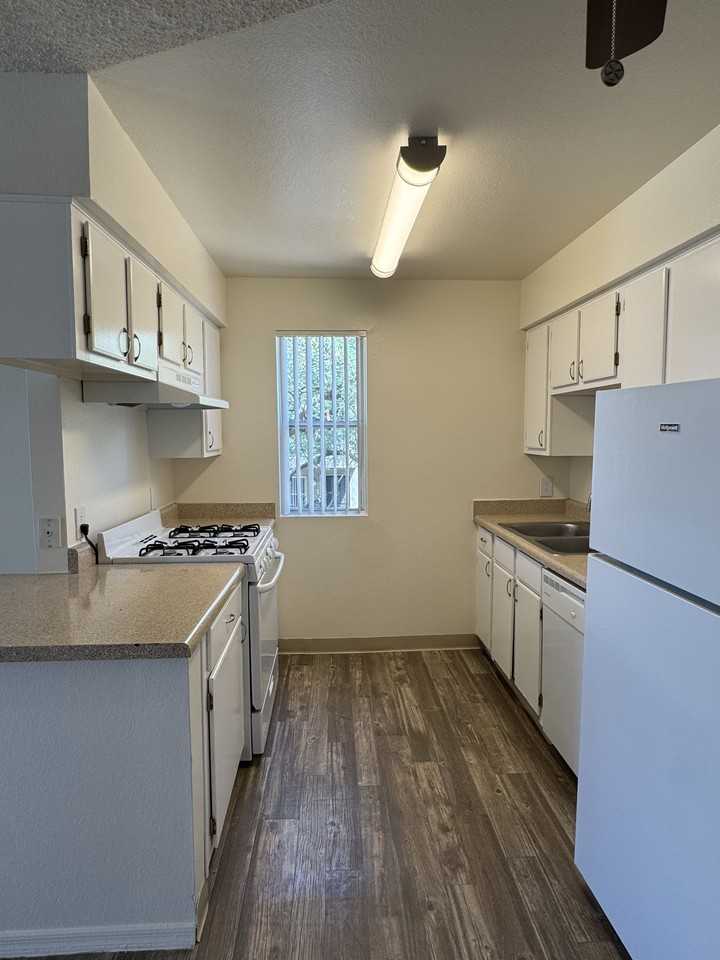 9777 N. Thornydale Road1201 #1201 - Photo 2 of 38