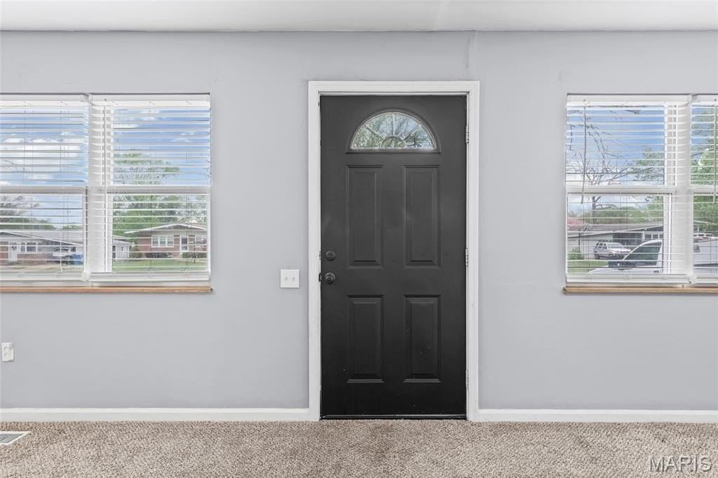 2400 Bluegrass Ln - Photo 2 of 50