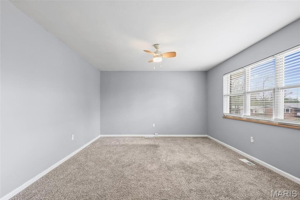 2400 Bluegrass Ln - Photo 4 of 50