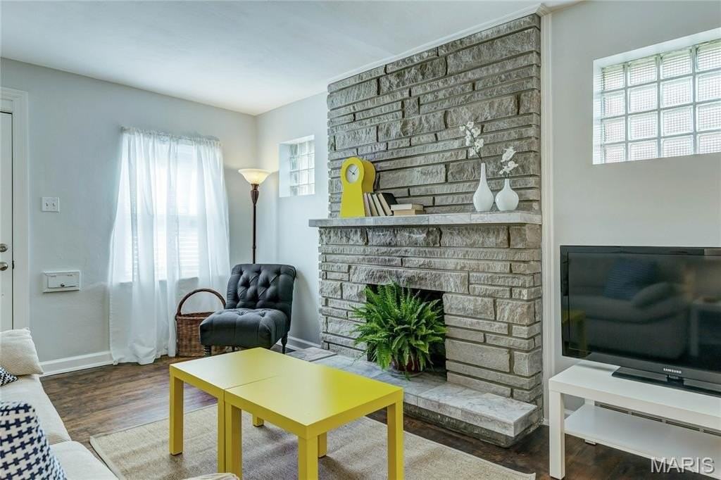 1437 Collins Ave - Photo 4 of 22