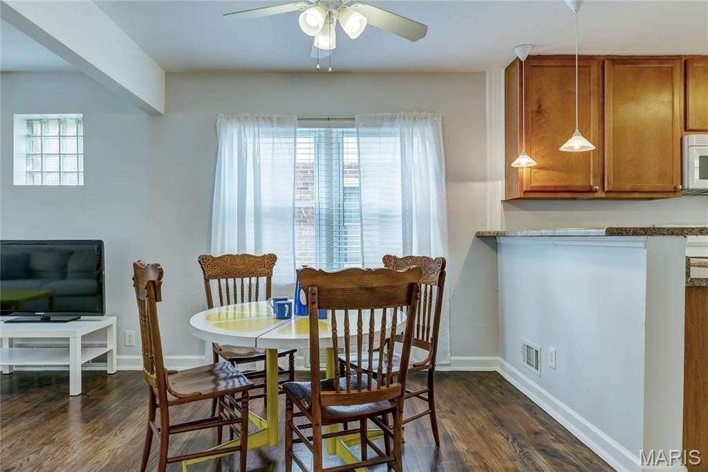 1437 Collins Ave - Photo 7 of 22