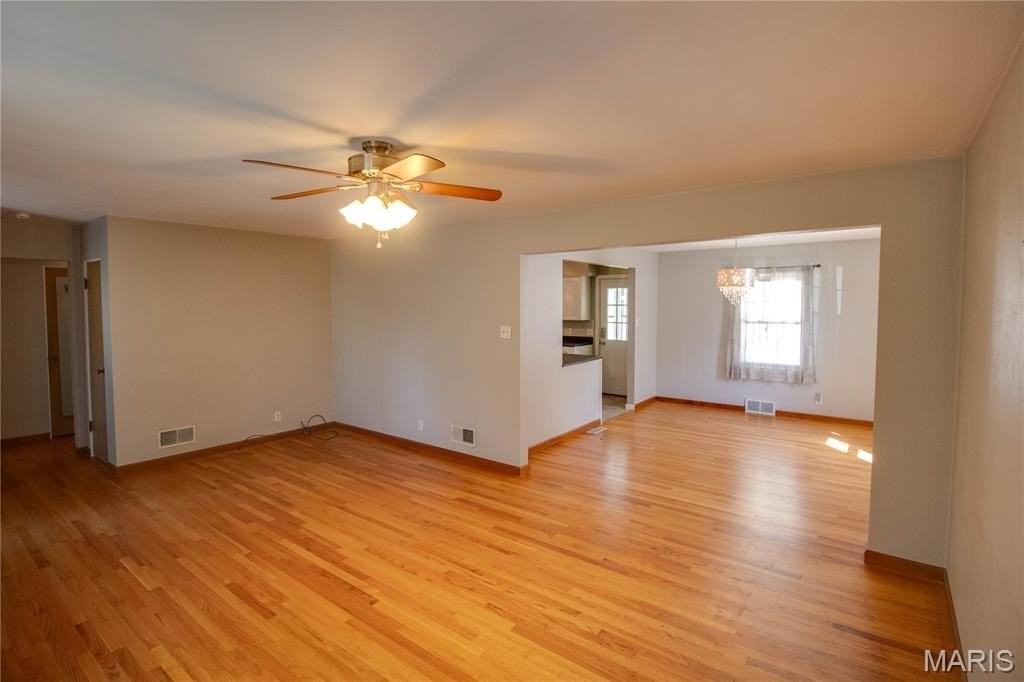 420 Keller St - Photo 7 of 35