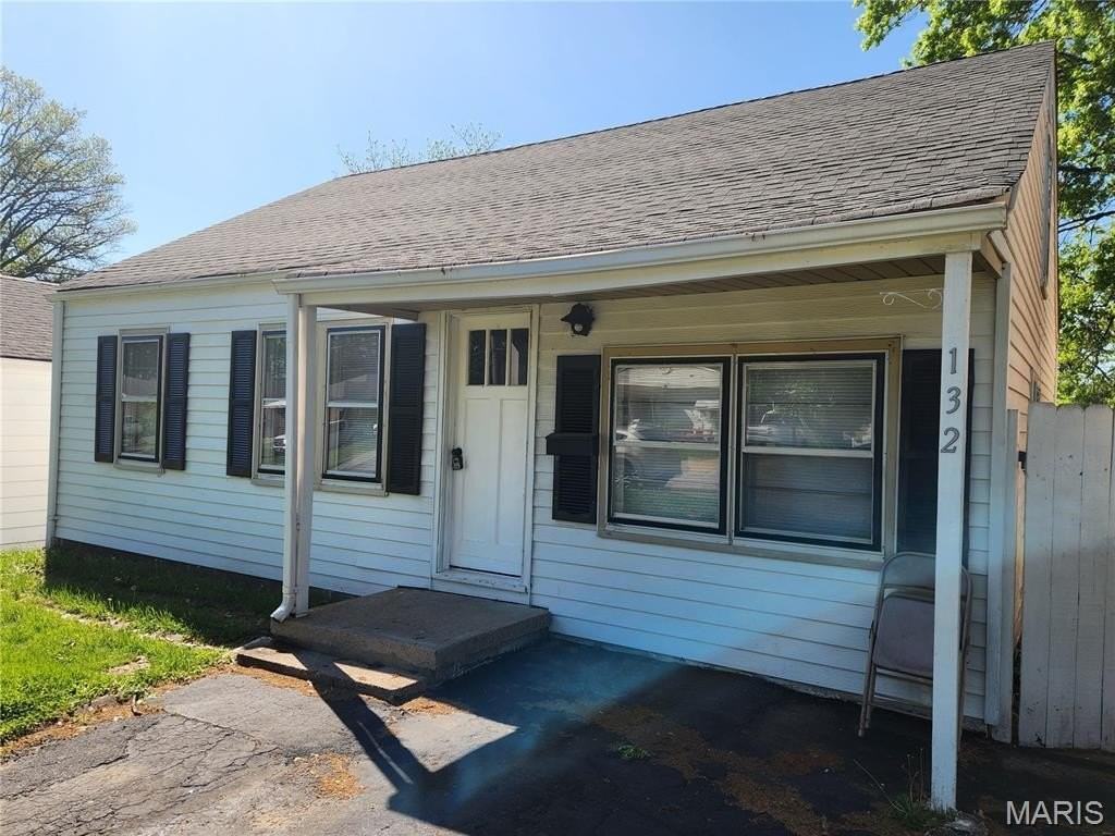 132 Deane Ct - Photo 2 of 15