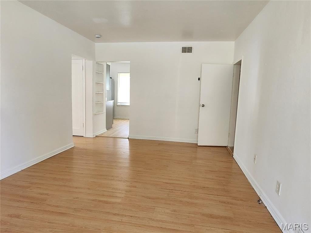 132 Deane Ct - Photo 3 of 15