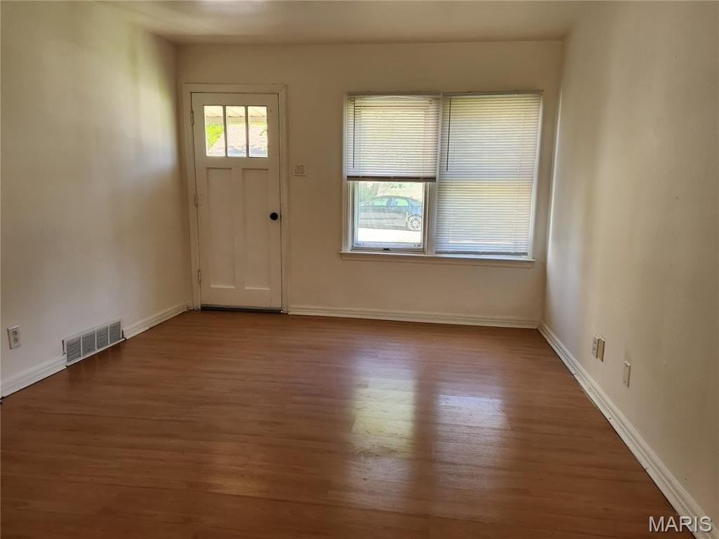 132 Deane Ct - Photo 5 of 15