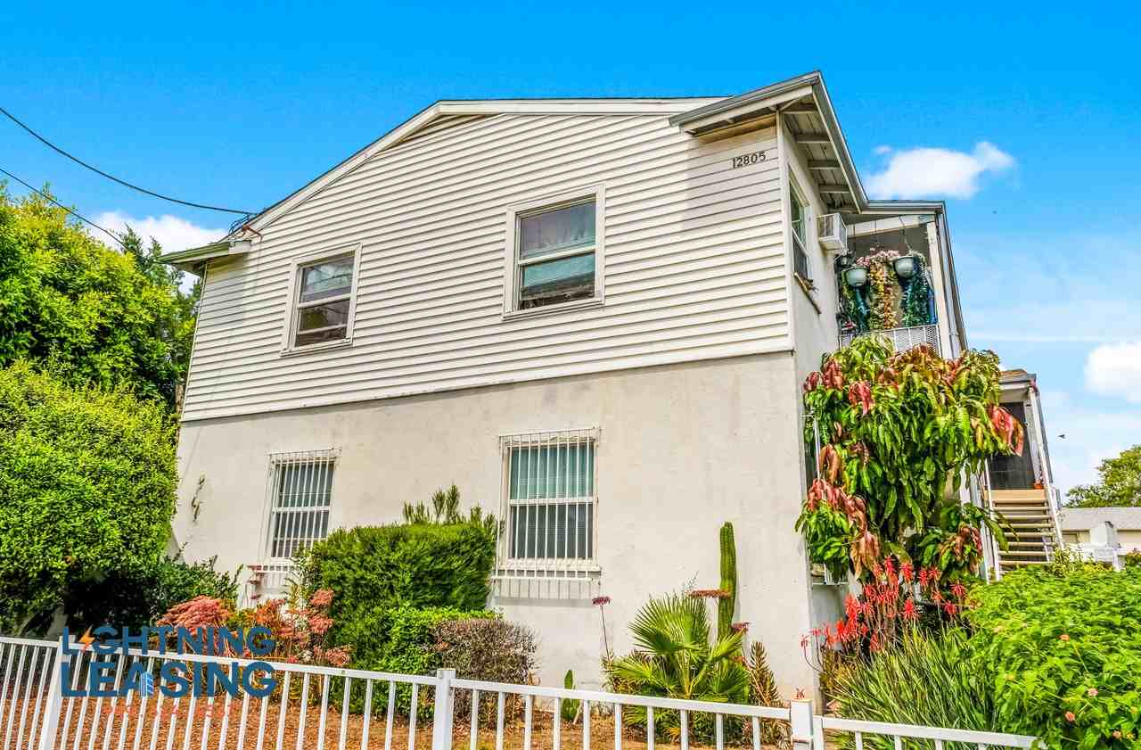 12805 Vanowen St #1 - Photo 3 of 10