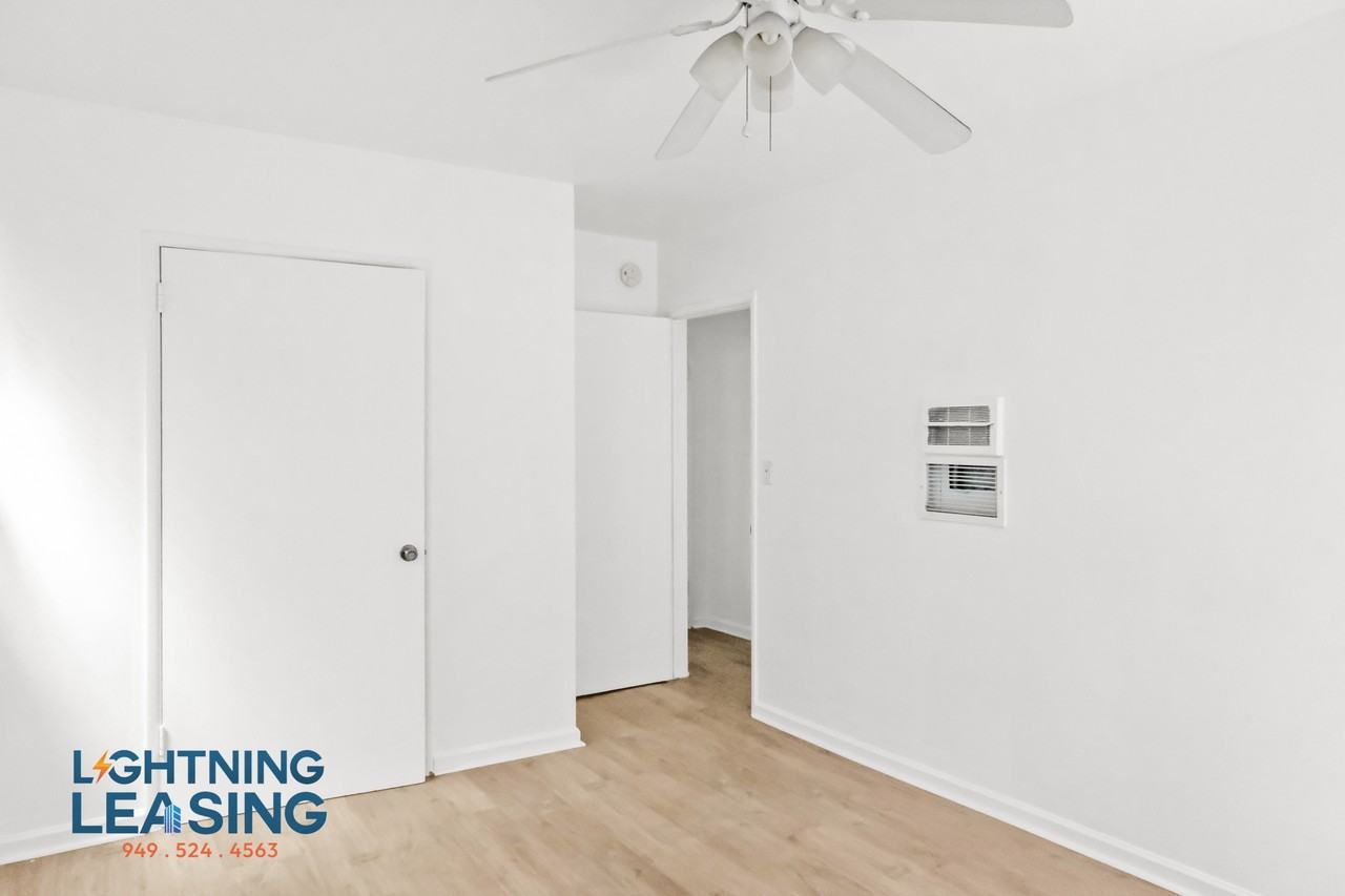 12805 Vanowen St #1 - Photo 6 of 10