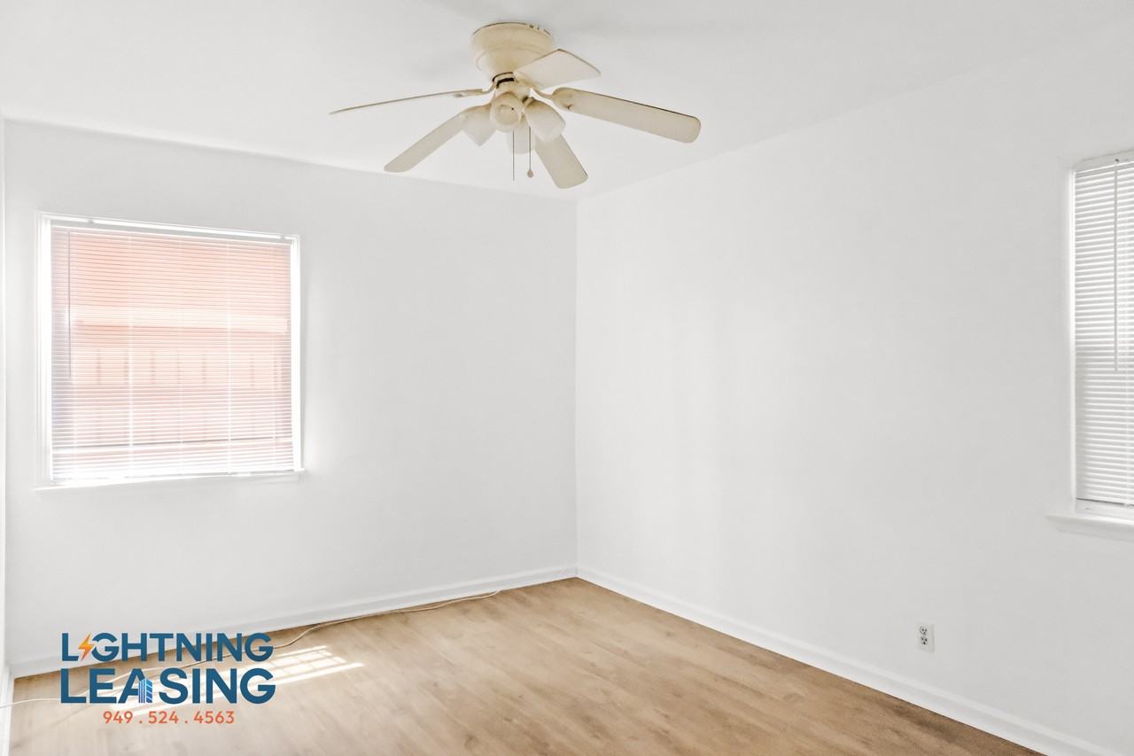 12805 Vanowen St #1 - Photo 7 of 10