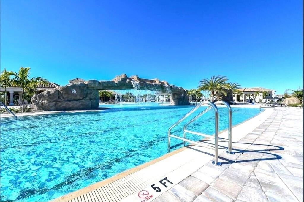 5844 Wake Forest Run #101 - Photo 4 of 38