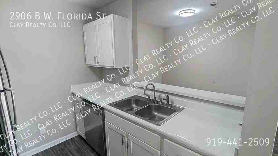 2906 W Florida St Apt B - Photo 5 of 15