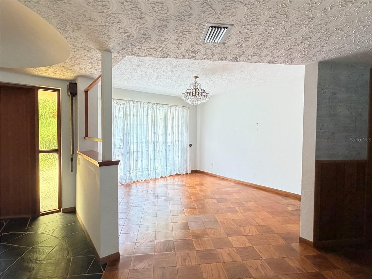 3112 Desoto Rd - Photo 6 of 11