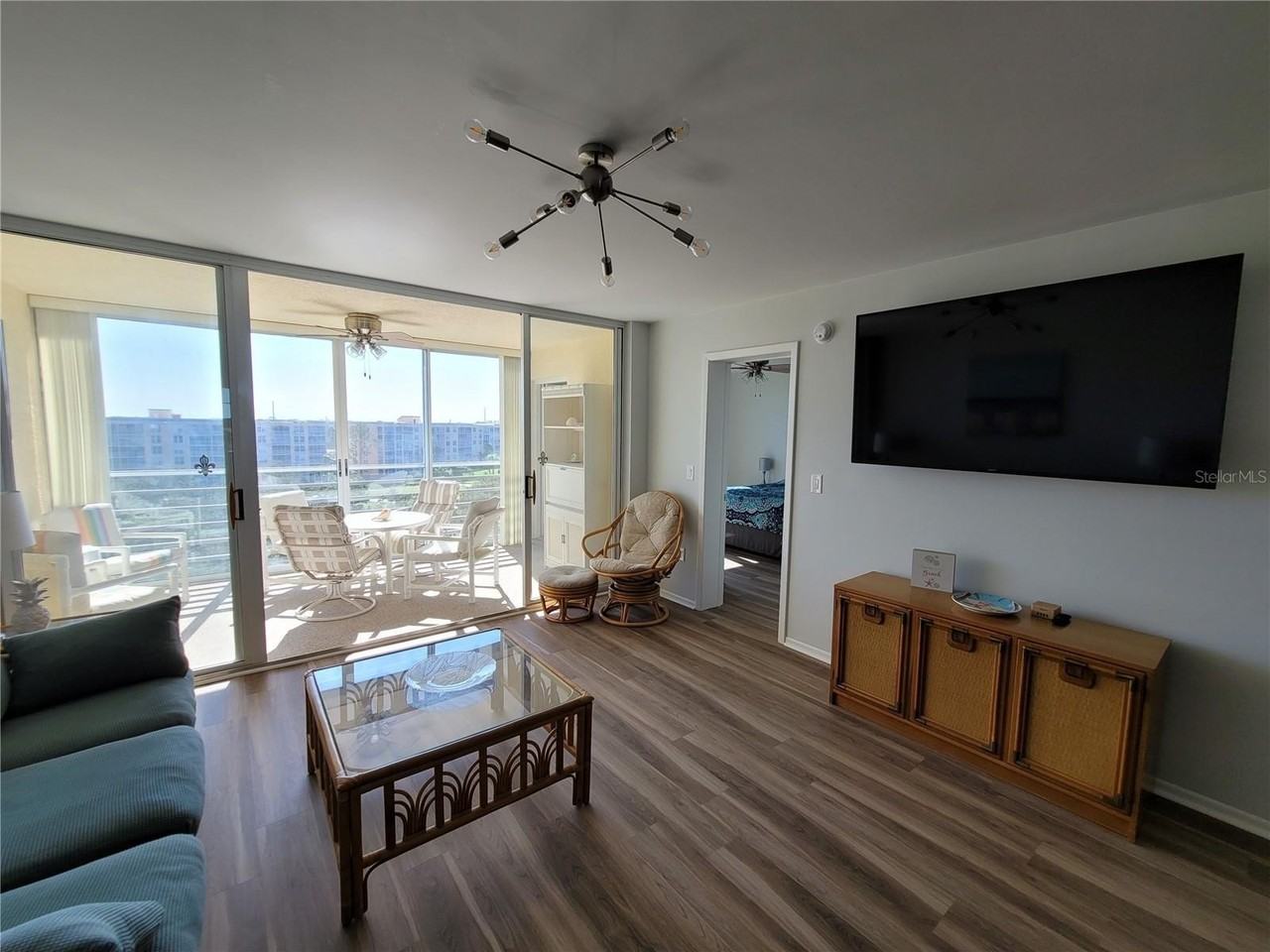 4460 Fairways Blvd #606 - Photo 6 of 37