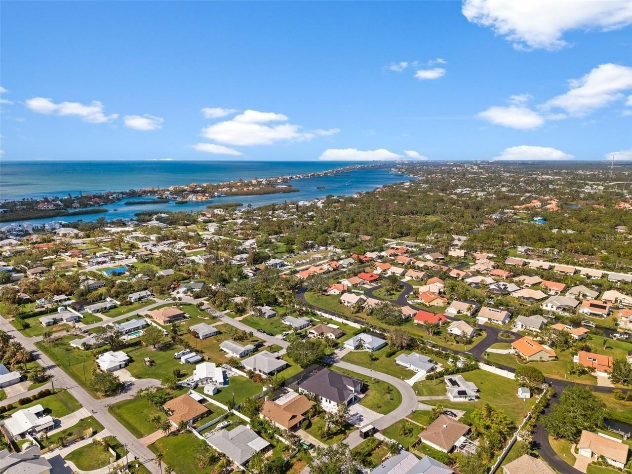 507 Acacia Ln - Photo 4 of 50