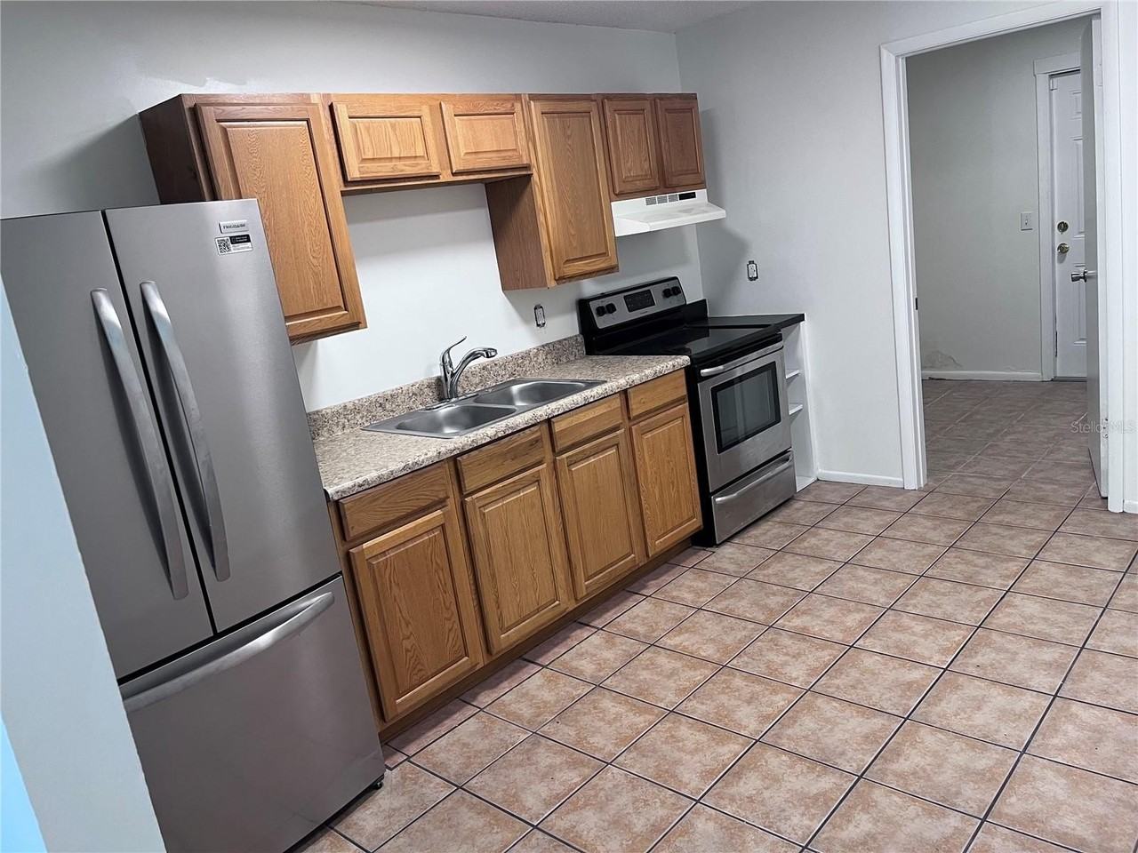 1120 36th St W - Photo 3 of 11