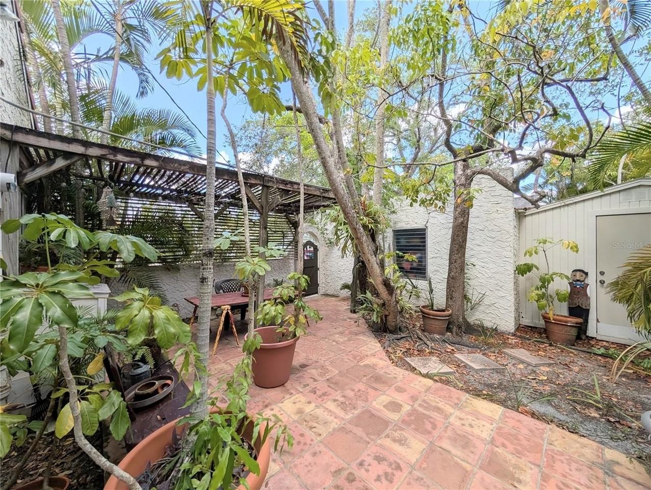 1701 Siesta Dr - Photo 4 of 19