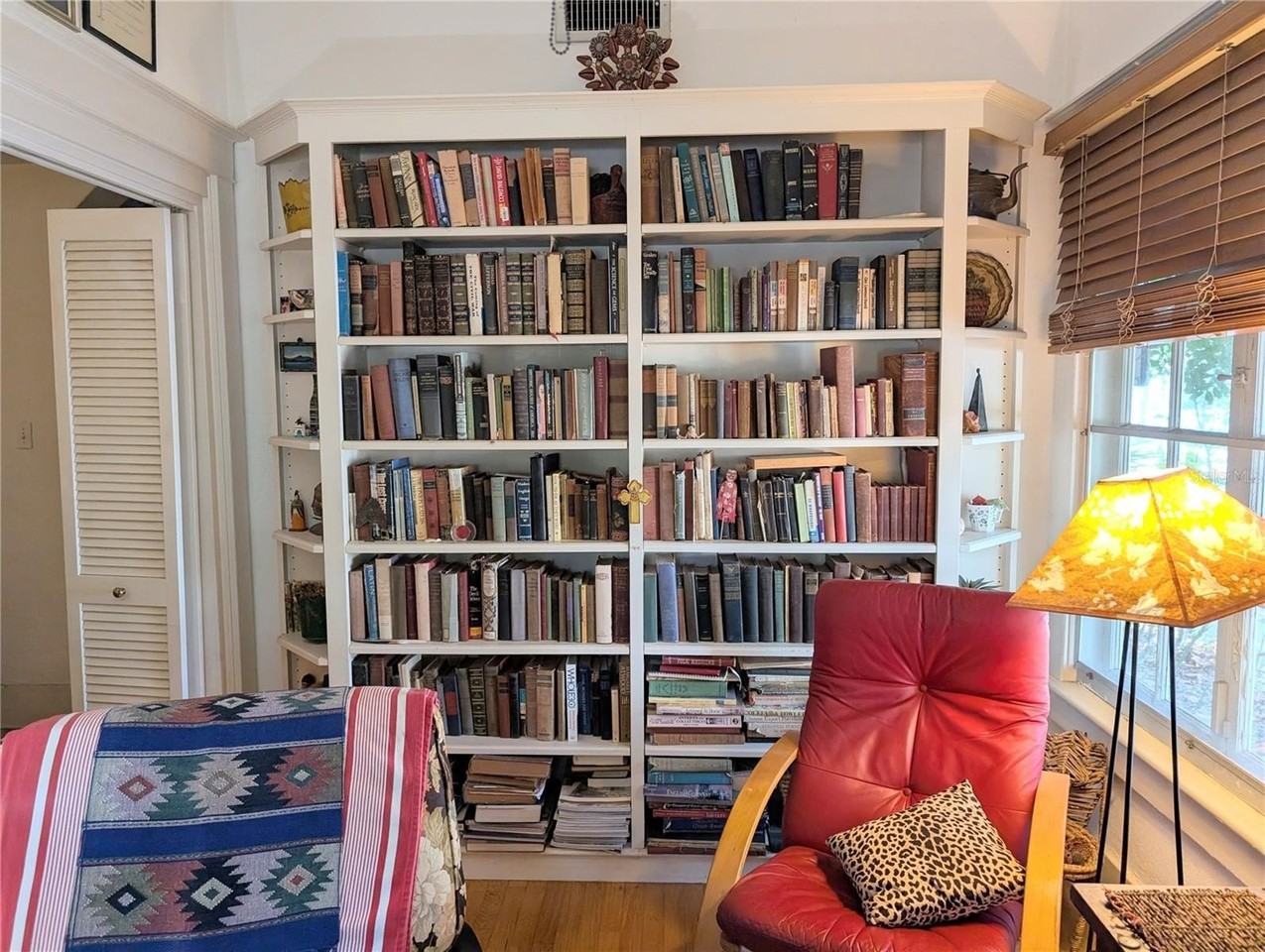 1701 Siesta Dr - Photo 6 of 19