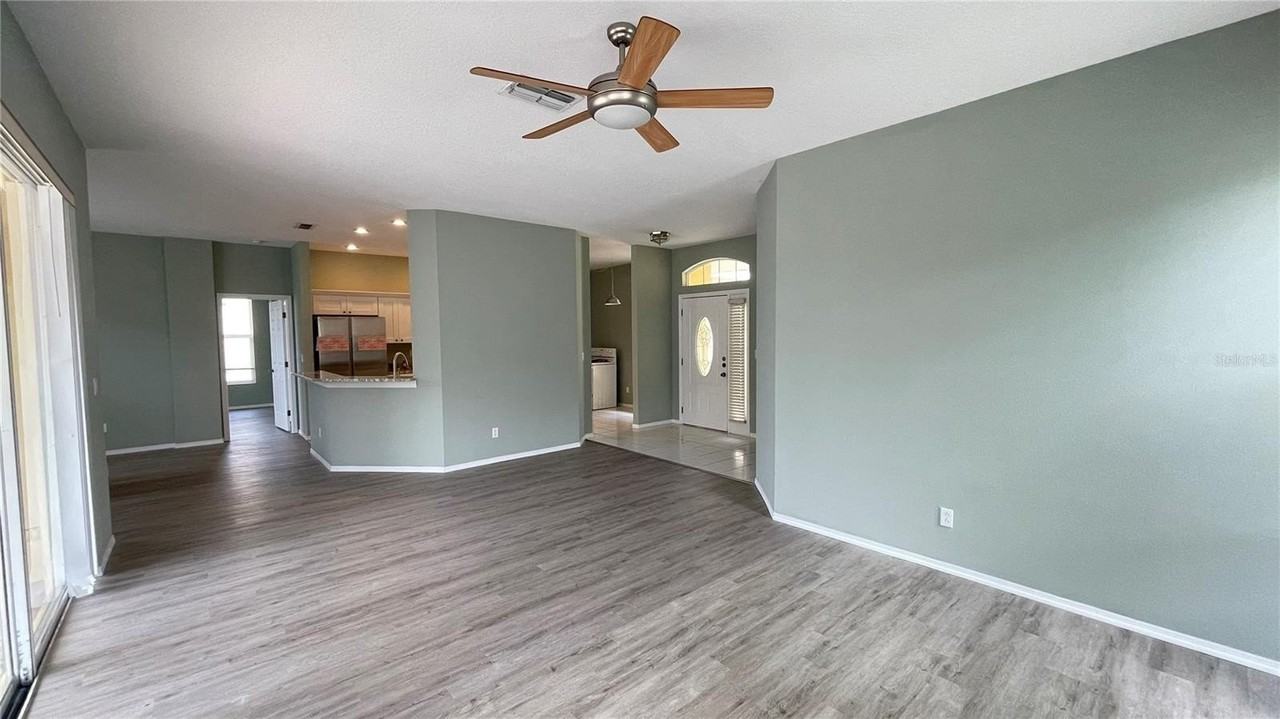 210 41st St Ne - Photo 4 of 25