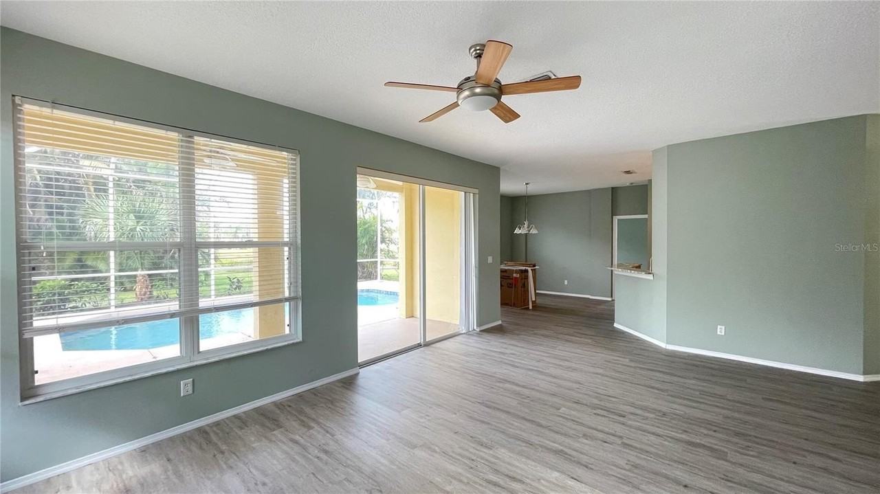 210 41st St Ne - Photo 5 of 25