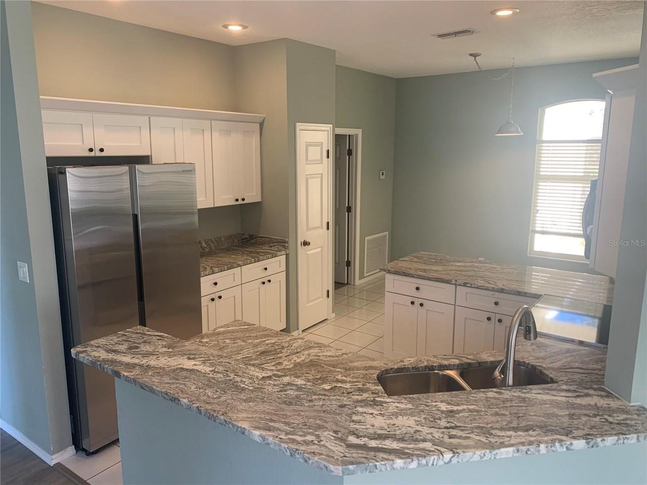 210 41st St Ne - Photo 6 of 25