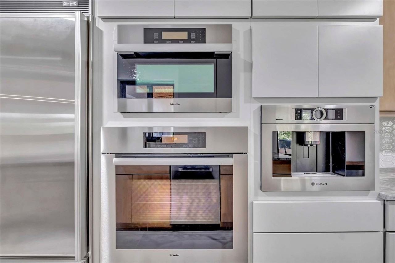 15180 Lyneburg Ave - Photo 6 of 46