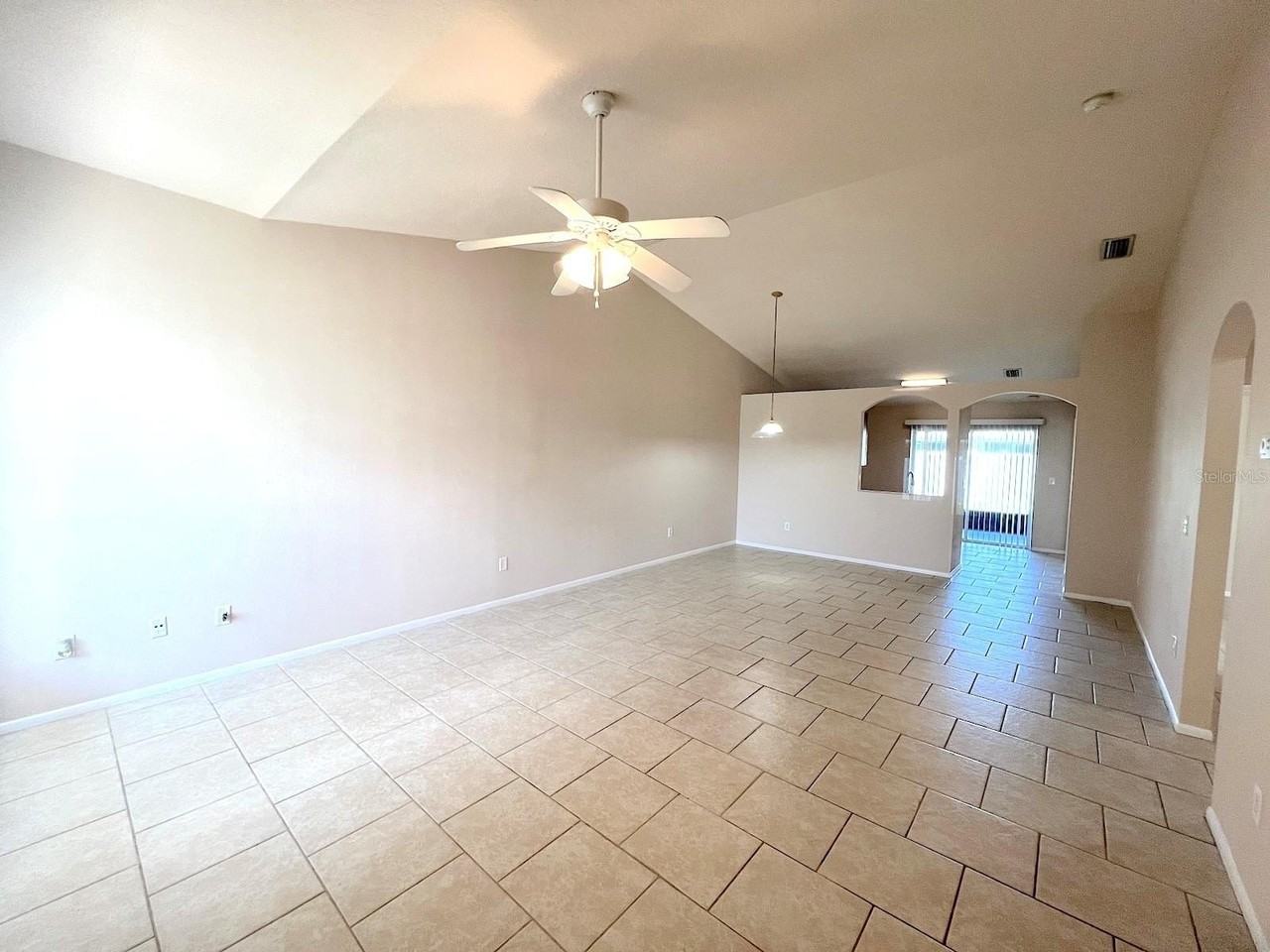 14 Buttonwood Ln - Photo 7 of 35