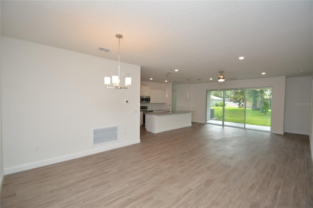 102 Brittany Ln - Photo 5 of 24