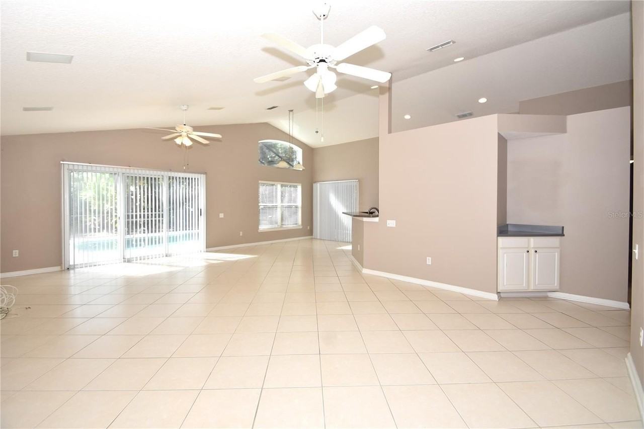 11 Deerfield Ct - Photo 5 of 38