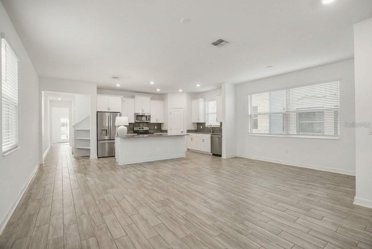 2999 Addison Blvd - Photo 2 of 28