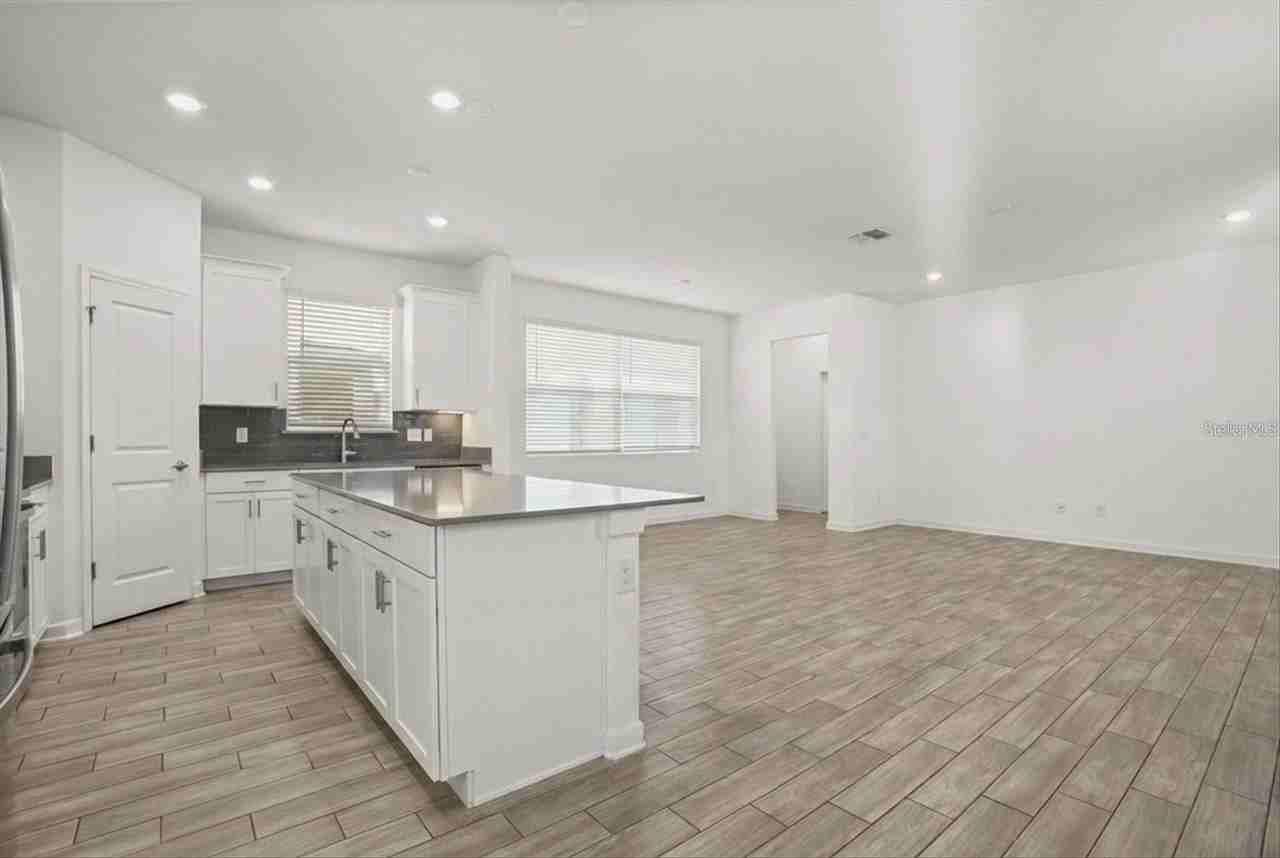 2999 Addison Blvd - Photo 3 of 28