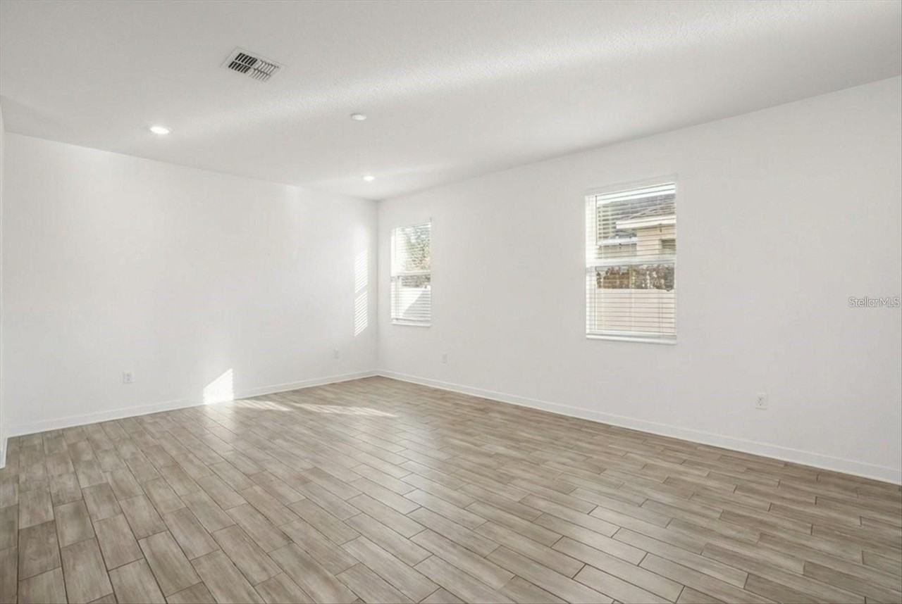 2999 Addison Blvd - Photo 4 of 28