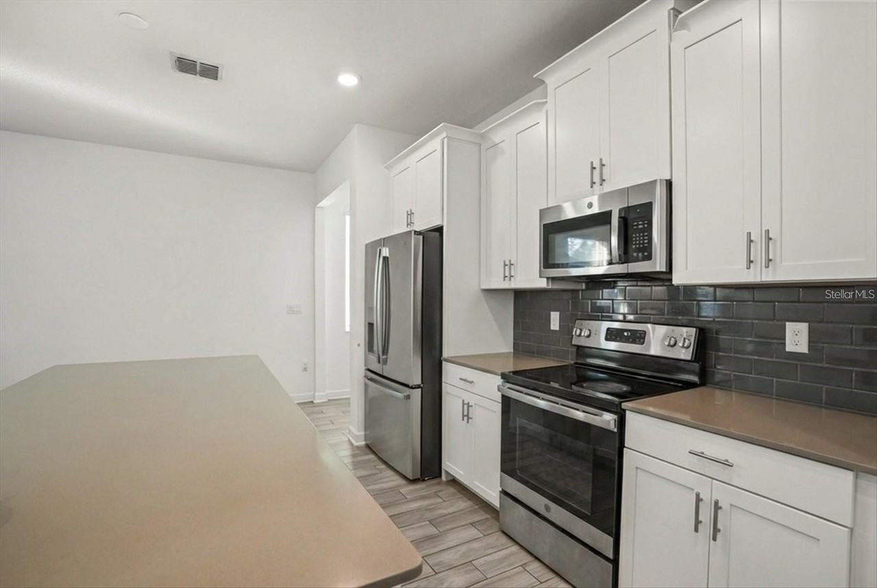 2999 Addison Blvd - Photo 5 of 28