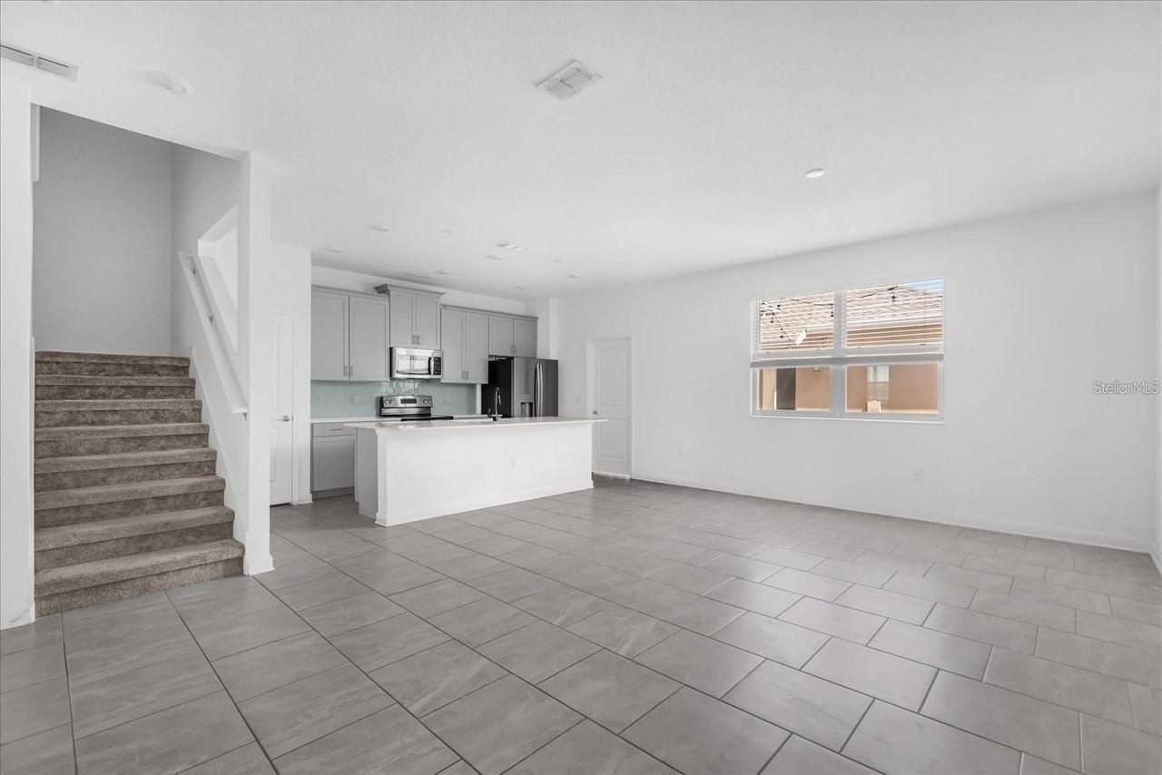 2959 Addison Blvd - Photo 3 of 30